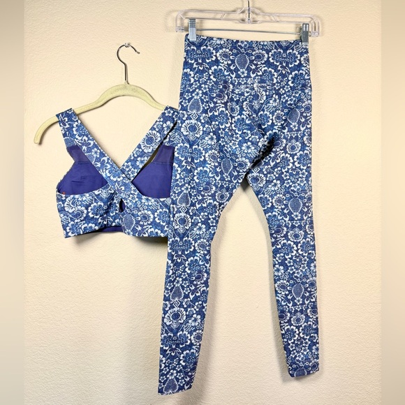 Lorna Jane Floral Matching Set Sports Bra Leggings XS Blue White Activewear - Picture 3 of 7